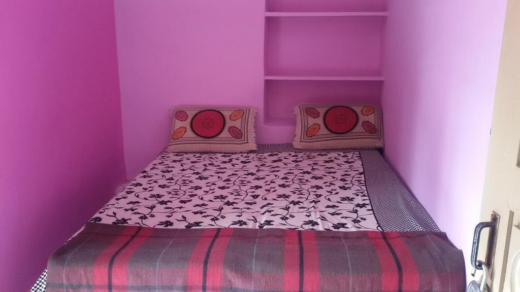 Shambhu Guest House 亨比 外观 照片