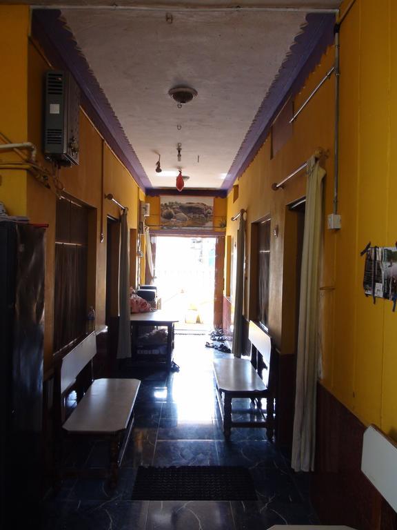 Shambhu Guest House 亨比 外观 照片